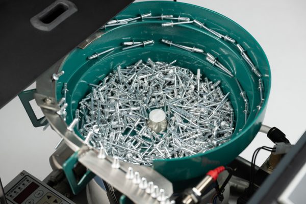 AUTO-Q – Volautomatisch Popnagels plaatsen - impressie